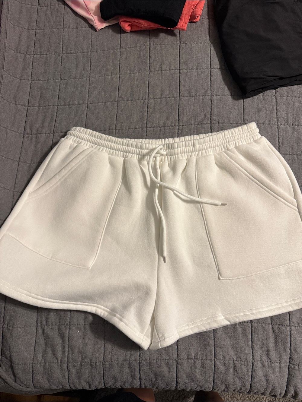 Source Unknown White Drawstring Pocket Athletic Shorts